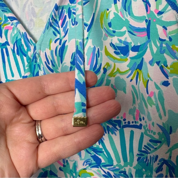 Lilly Pulitzer UPF 50+ Blue Ibiza Cabana Cocktail Top - Picture 4 of 8